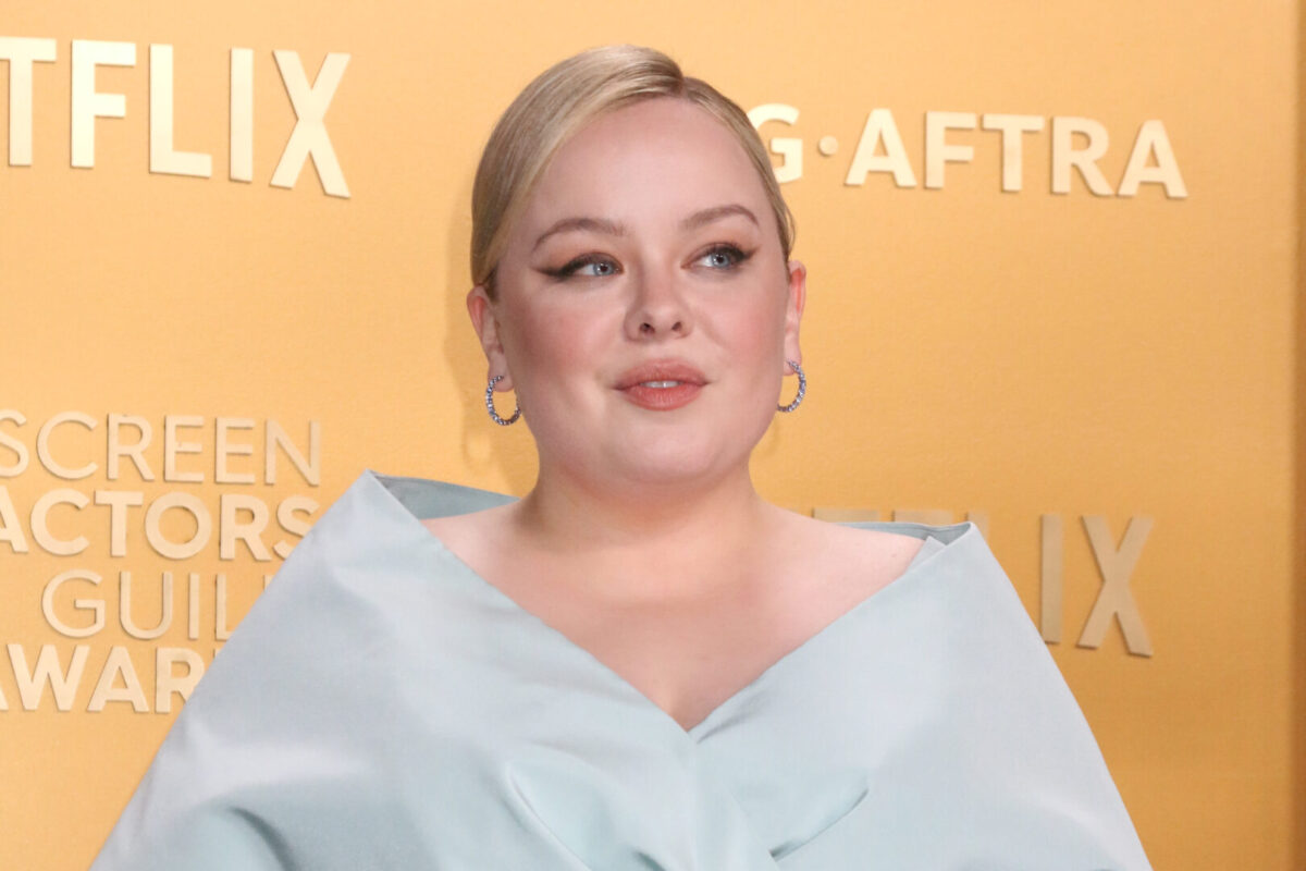 Ѕвездата од „Бриџертон“ проговори отворено: „Сè се сведува на тоа како изгледам“