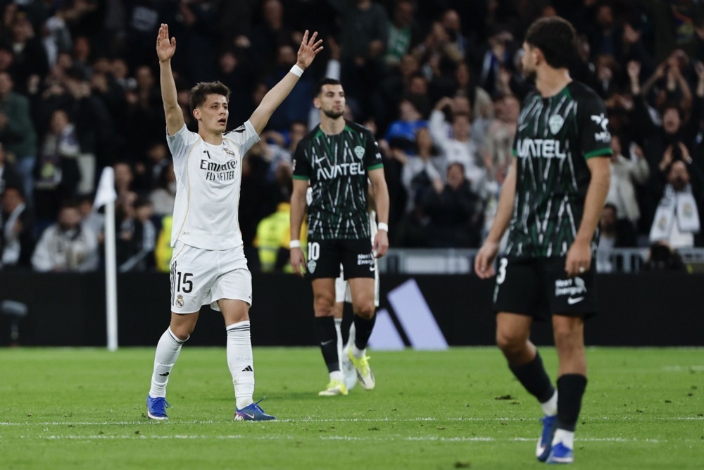 (Видео) Гулер постигна гол од својата половина