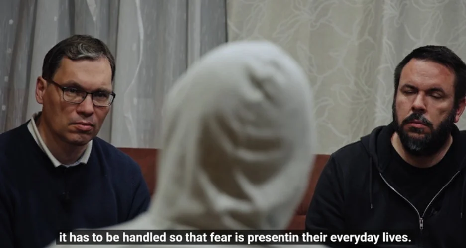 (Видео) Документарец ја потресува Унгарија пред изборите: „Како Орбан ги заплашува и купува гласачите“