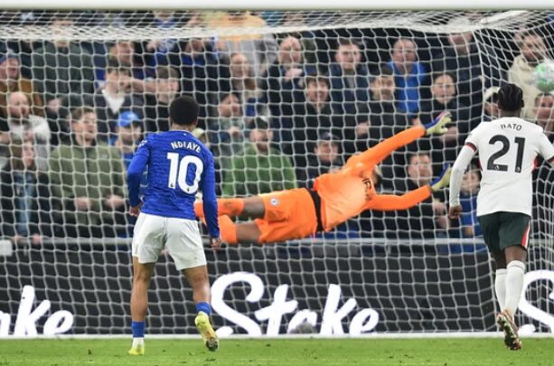 (Видео) Евертон го растури Челзи