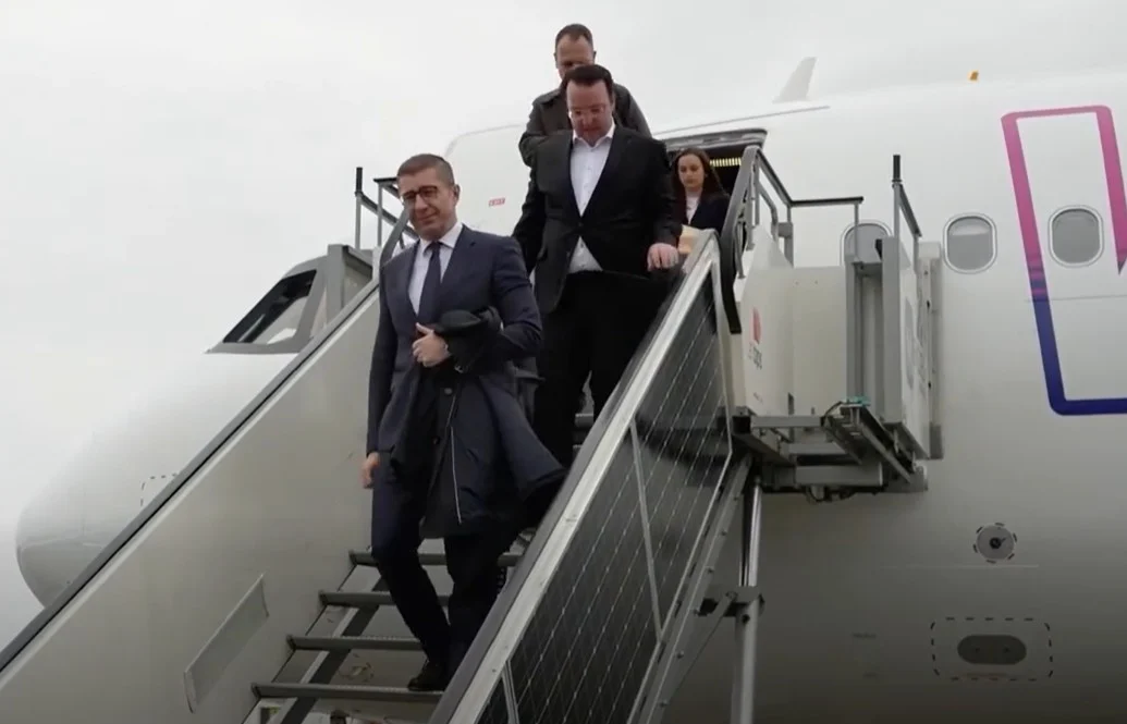 (Видео) Мицкоски со „Визер“ слета во Будимпешта: „Повторното воведување на линијата е значаен чекор“