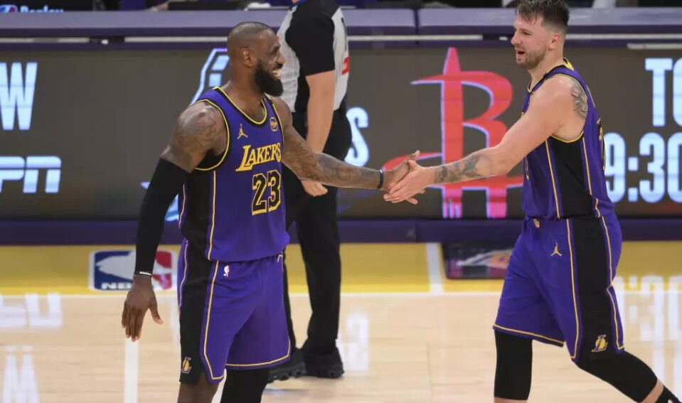 (Видео) Седма победа во низа – Лејкерси го победија Хјустон