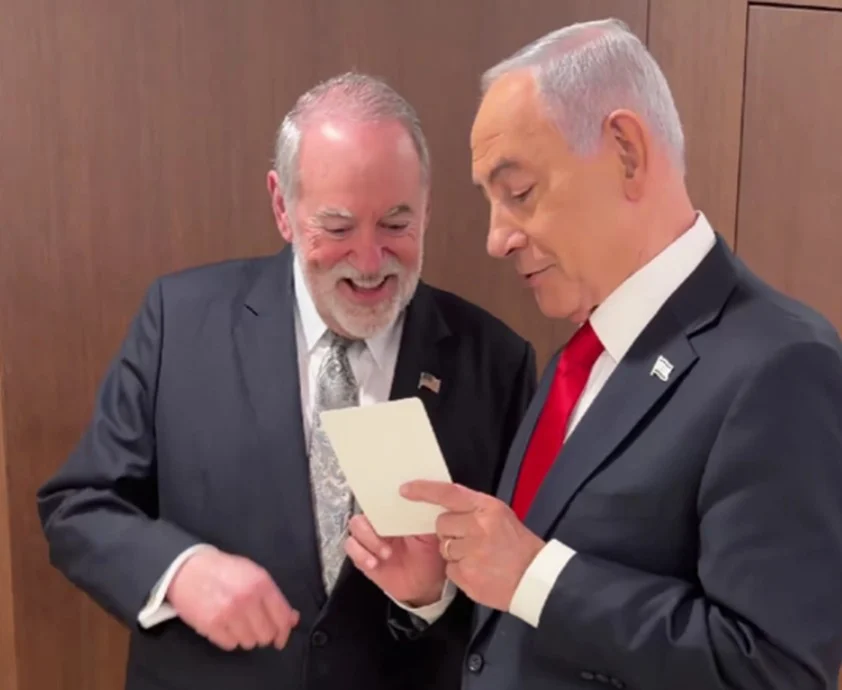 (Видео) „Трамп ме прати да проверам дали сте жив“ – Нетанјаху објави шеговито видео за теориите на заговор за неговата смрт