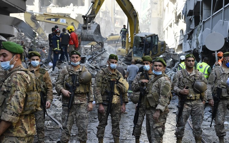 Во пет напади во јужен Либан загинаа девет болничари