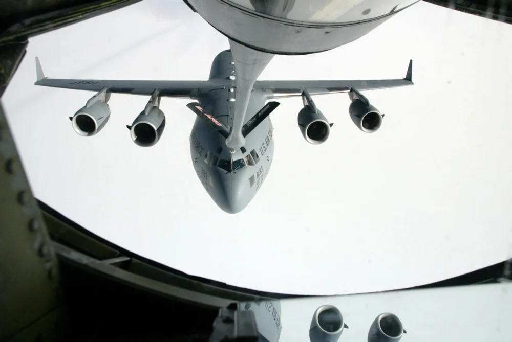 Во тек е спасувачка операција по уривањето на американски воен авион во Ирак