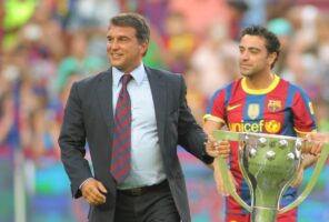 Жесток одговор на Лапорта: Ханси Флик освојува трофеи, а Чави губеше со истите ирачи