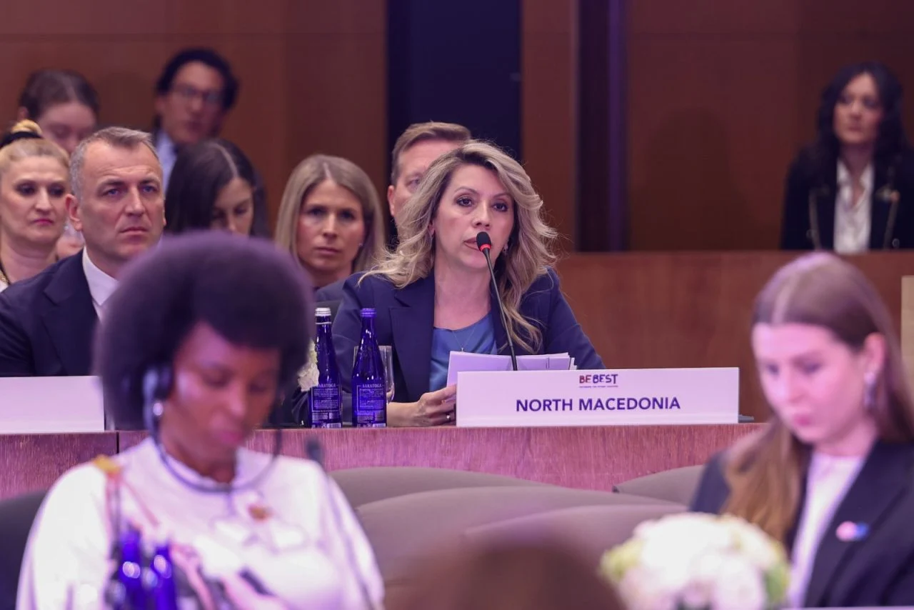 За дигитална писменост зборуваше сопругата на Мицкоски во Вашинтон, на самит организиран од Меланија Трамп