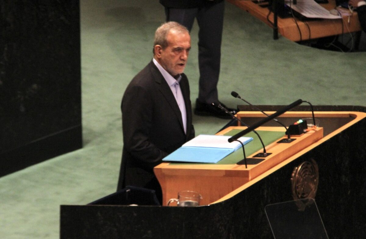 Иранскиот претседател: Никогаш нема да се предадеме