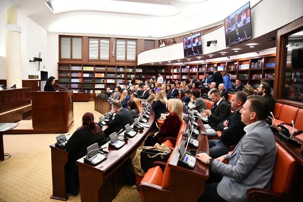 Предлог-законот за јавно обвинителство на јавна расправа