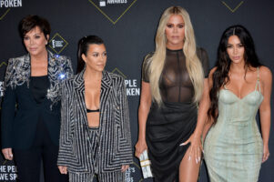 Сестрите Кардашијан објавија фотографија, предизвикувајќи бес на социјалните мрежи: „Не изгледате така“