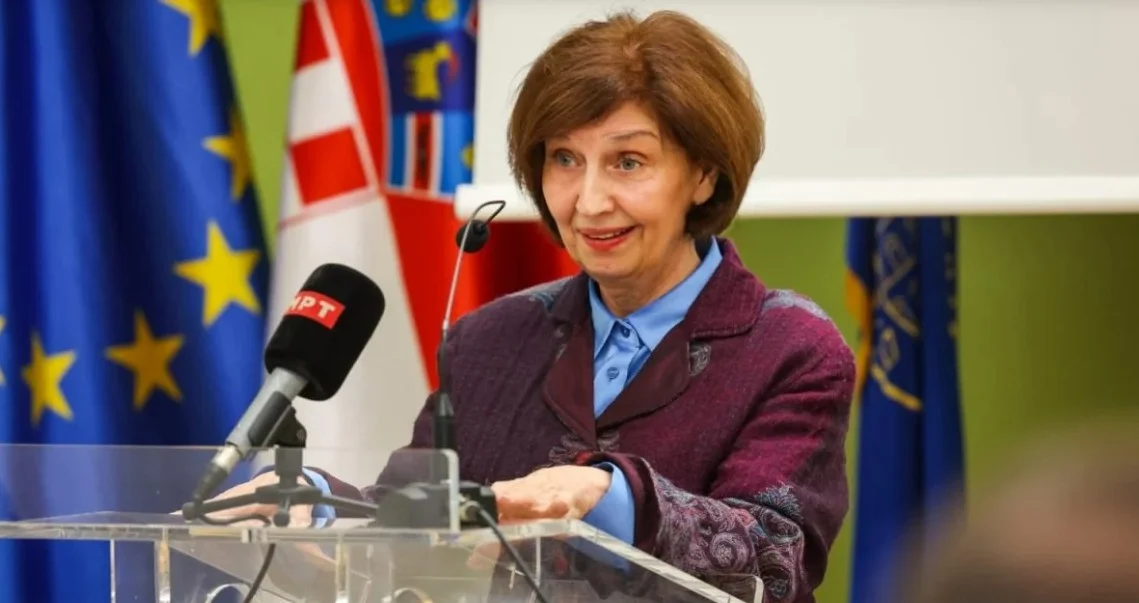 Сиљановска-Давкова пред студентите во Загреб: ЕУ патот на Македонија полн со парадокси