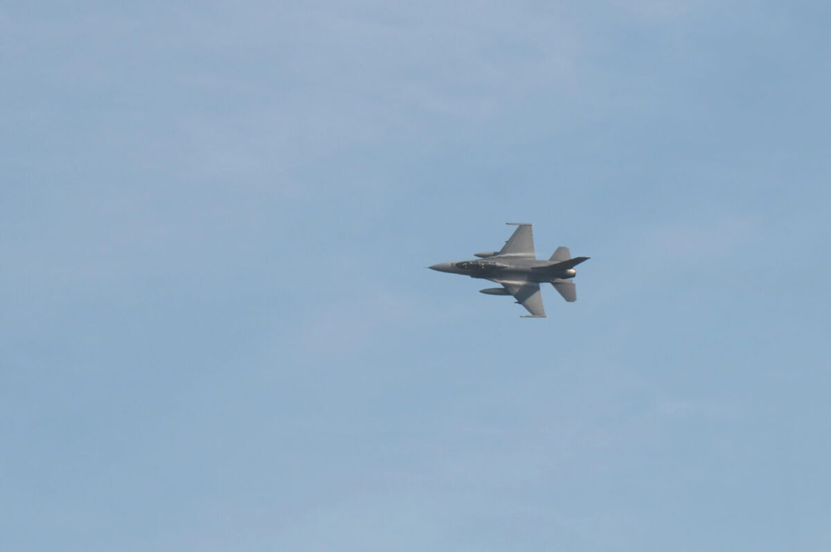 Турција испраќа борбени авиони Ф-16 на Кипар