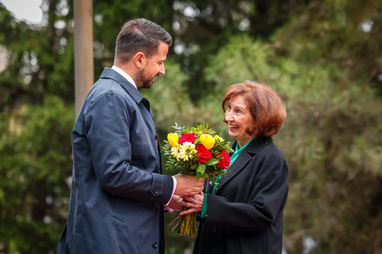 (Фото) Сиљановска – Давкова со највисоки државни и воени почести го пречека Милатовиќ