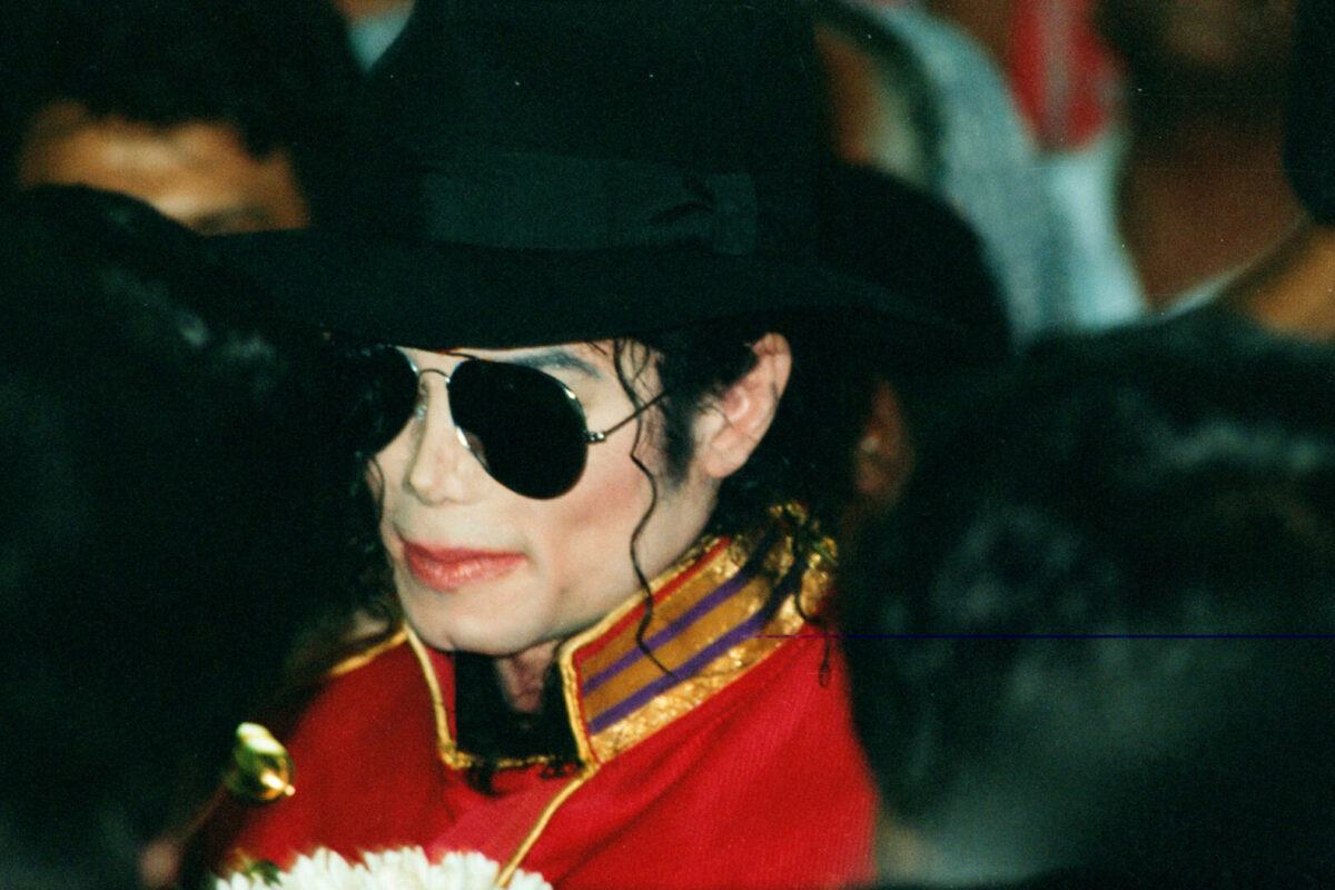 Четворица браќа и сестри тврдат дека биле злоставувани од Мајкл Џексон