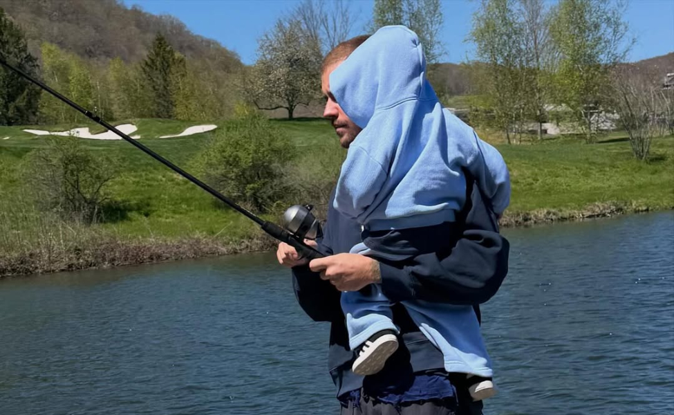 Џастин Бибер по Коачела: од сцена до мир покрај езеро со својот син