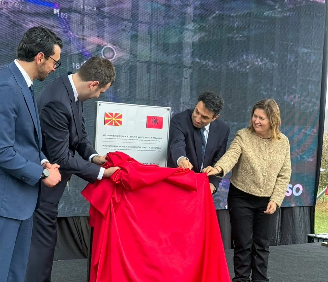 Божиновска: Историска енергетска конекција, Македонија и Албанија ја заокружуваат енергетската мапа со 400 kV далекувод