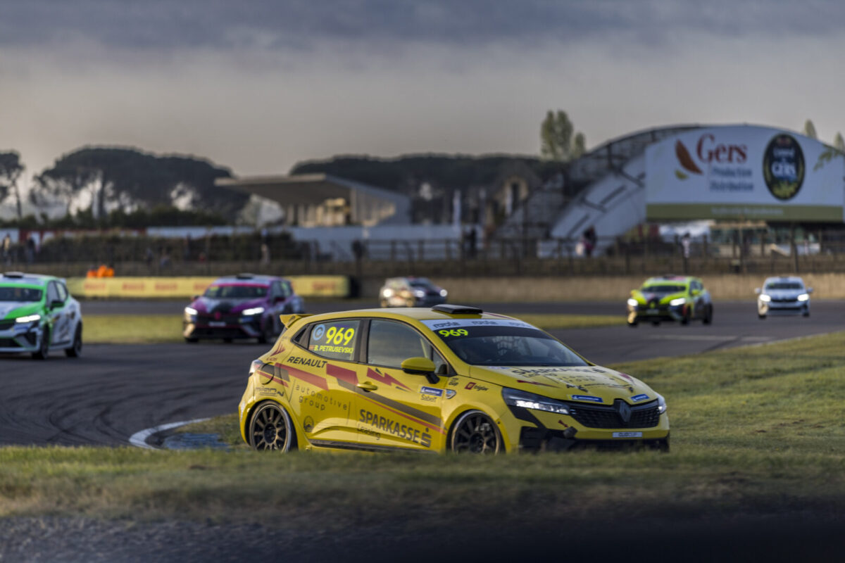 Бојан Петрушевски подготвен за нов предизвик на Circuit Paul Ricard во реномираниот Clio Cup Europе !