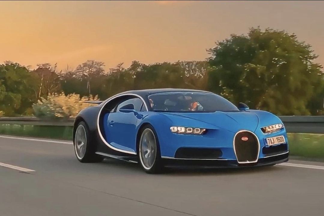 (ВИДЕО) Чешки милионер возеше Бугати со 414 км/ч и избегна казна: обвинителството не најде ризик за другите учесници во сообраќајот