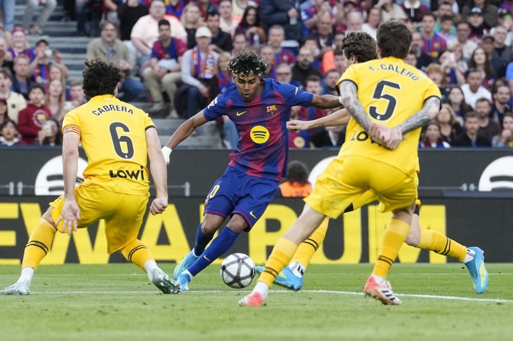 (Видео) Јамал доминираше во градското дерби – Барселона го победи Еспањол