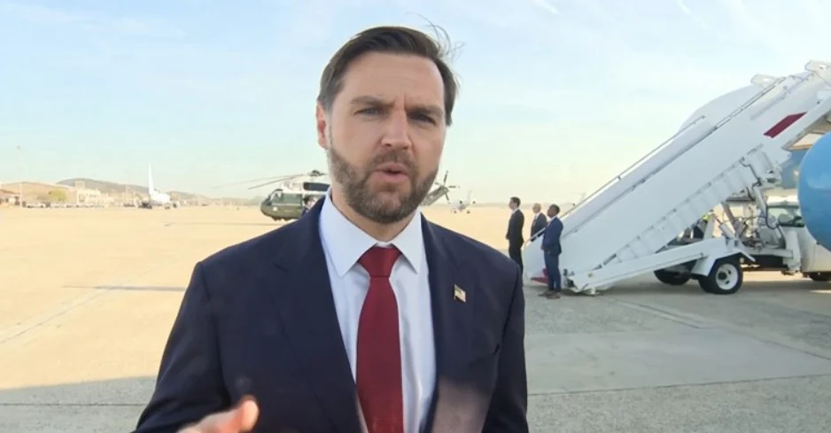 (Видео) Џеј Ди Венс тргна во Пакистан на разговори, испрати порака до Иран: „Ако се обидат да нè изиграат…“