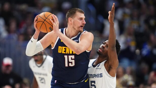 (Видео) Десетта победа во низа за Денвер, Јокиќ за 31 минута до трипл-дабл