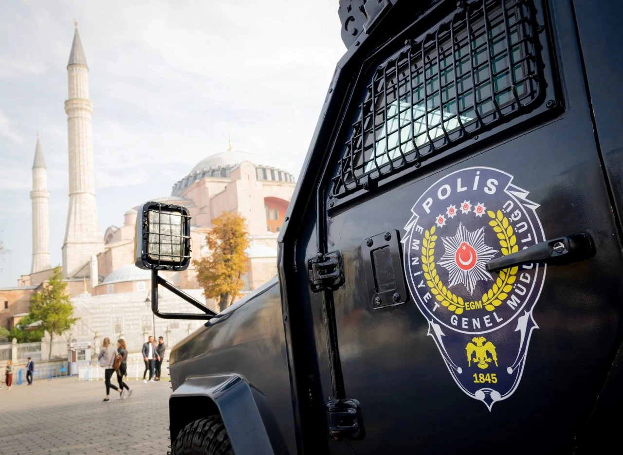 (Видео) Поранешен ученик рани најмалку 16 лица со пушка во училиште во Турција, а потоа се самоуби