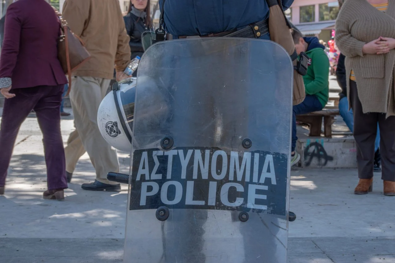 (Видео) Пукање во центарот на Атина: 89-годишник рани повеќе лица на две локации