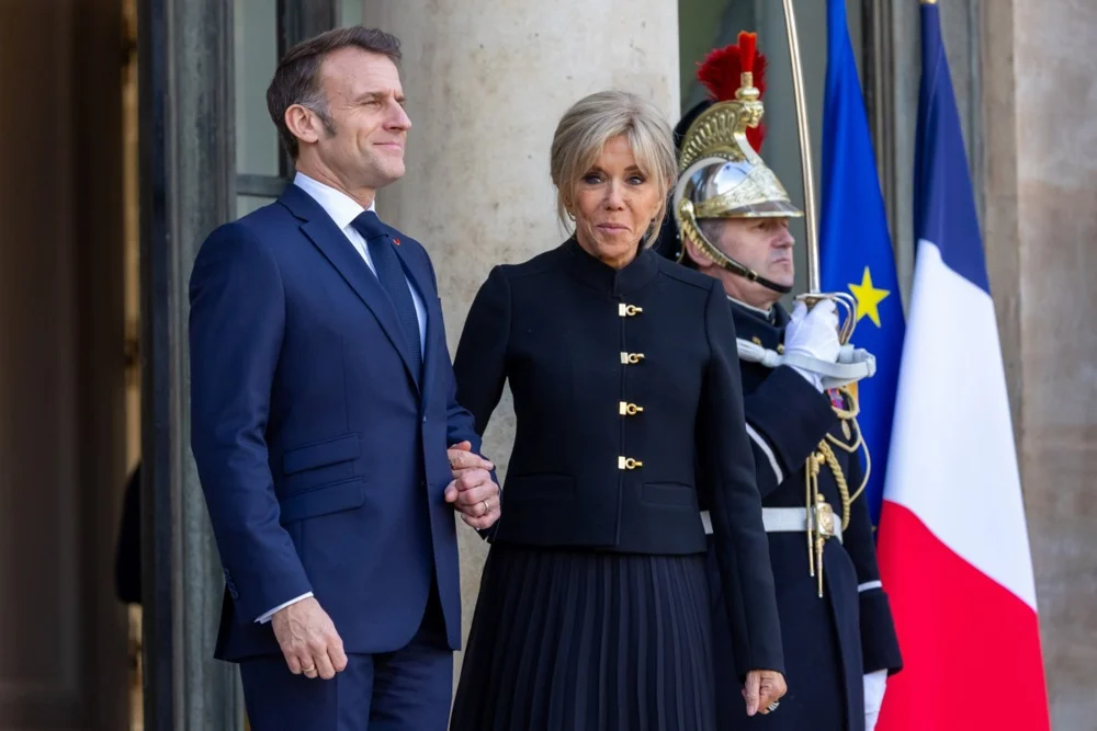 (Видео) Трамп: Макрон сè уште се опоравува од ударот од неговата сопруга, таа се однесува многу лошо кон него