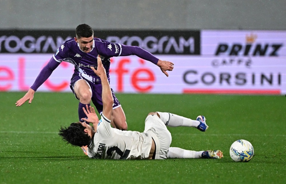 (Видео) Фиорентина бега од опасната зона