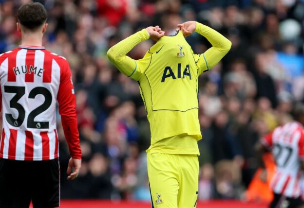 (Видео) Црно му се пишува на Тотенхем