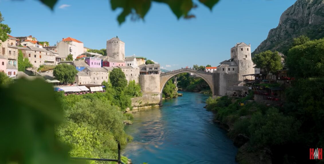(Видео) „Снегот ги покри гранките на Босна“: Хари Мата Хари потсети на убавините на неговата земја преку нова песна