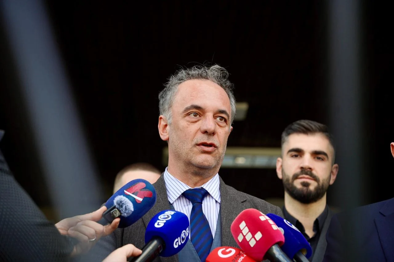 Вработените во „Комуналец“ Гостивар по 13 години добиваат здравствено осигурување