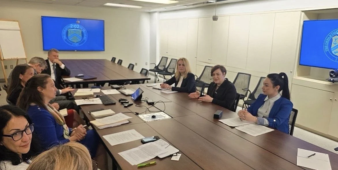 Димитриеска-Кочоска на средба со Трезорот на САД: Продолжува соработката во делот на на дигитализација и модернизација на јавните финансии