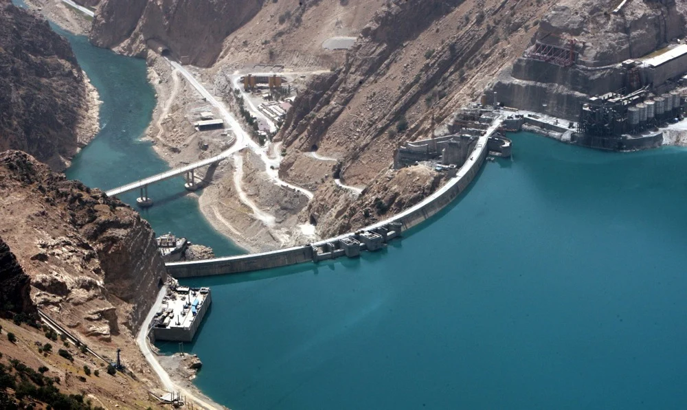 Иран до младите пред ултиматумот на Трамп: Формирајте „човечки синџири“ околу електраните