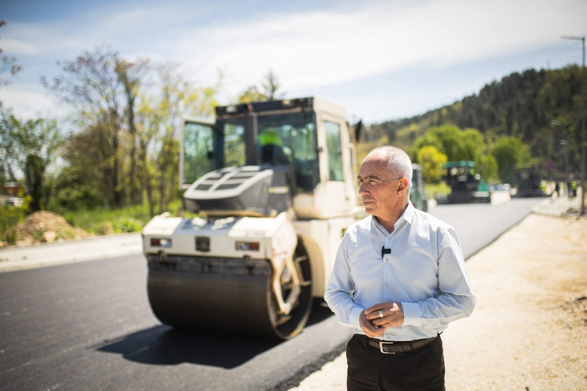 Коњановски: Започна асфалтирањето на „СРУ 5“ во Битола: нова улица што ги поврзува „Партизанска“ и „Крушевска република“