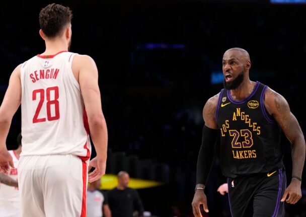 Лејкерси поведоа со 2-0 против Хјустон, Фила направи брејк во Бостон