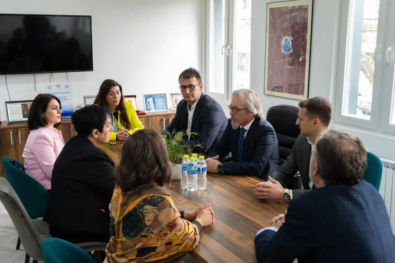 Лимани ги посети дневните центри „Во Мојот Свет“ и „Блу Пазл“