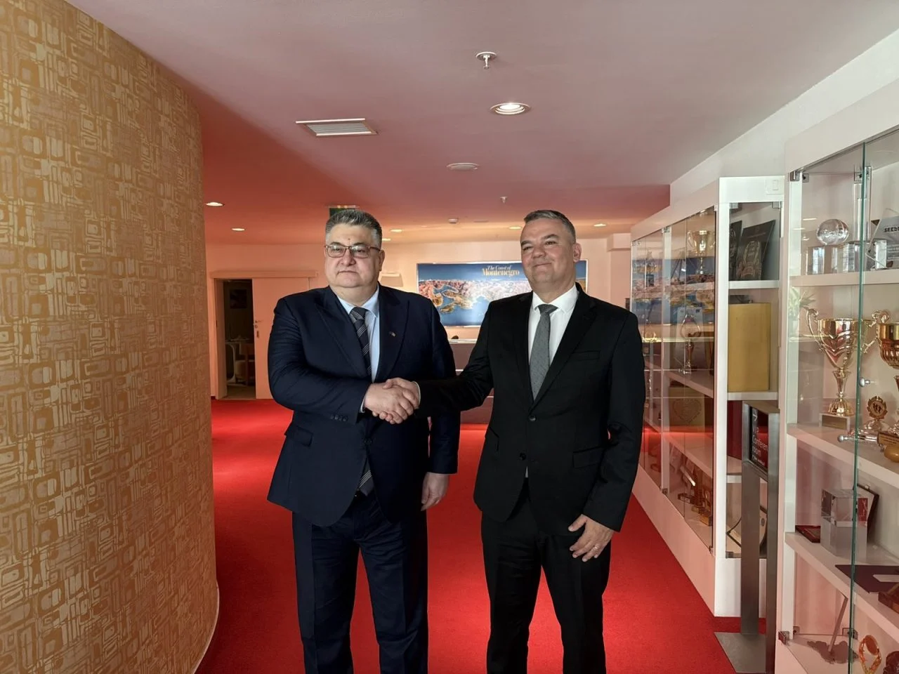 Македонија и БиХ ја продлабочуваат соработката: билатерална средба помеѓу Минчев и Буноза