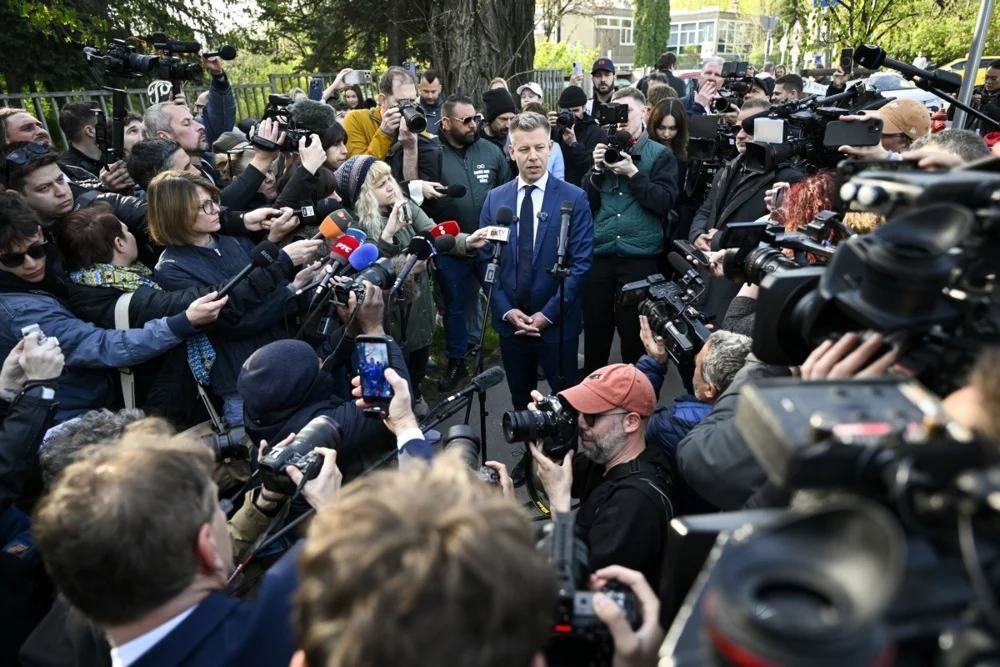 Маѓар: Не подготвуваме никакви акции, мирно чекаме затворање на гласачките места