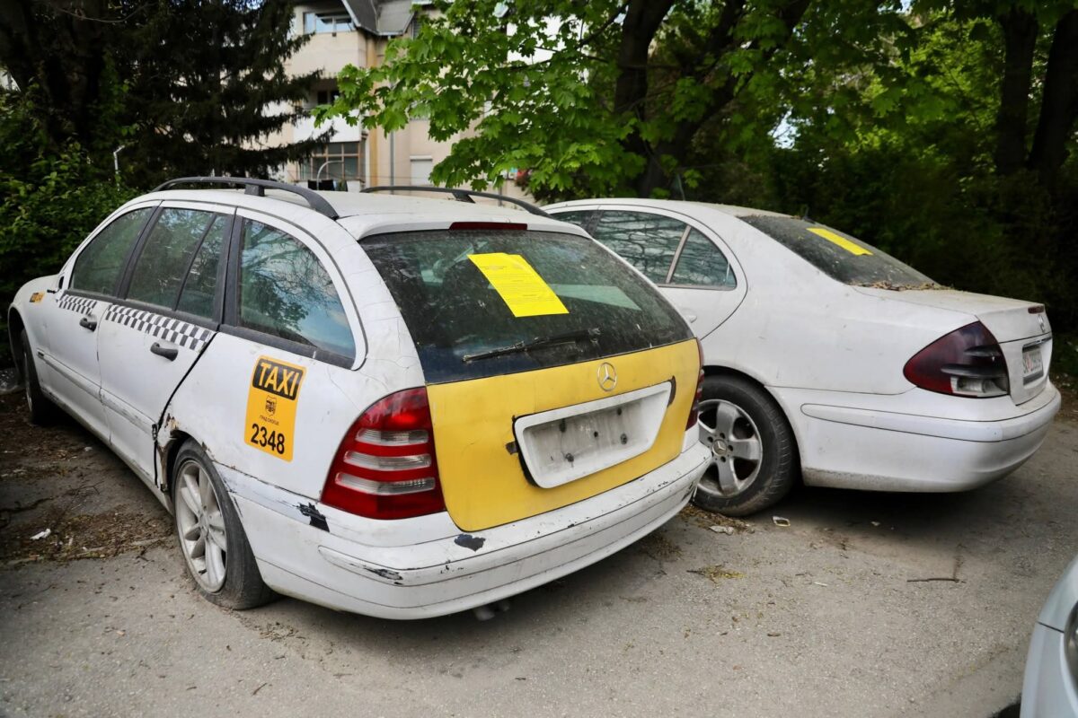 Меџити: Чаир расчистува хаос - масовно се отстрануваат напуштени возила, се отвораат нови паркинг-места