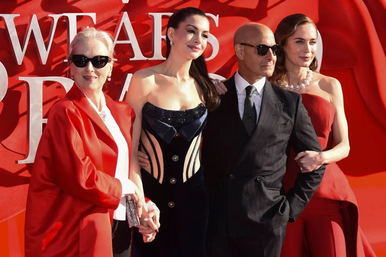 Моден спектакл во Лондон: екипата на „Ѓаволот носи прада 2“ блесна на црвениот тепих