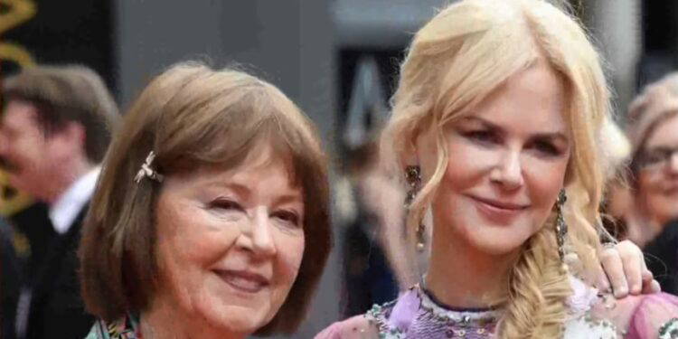 Никол Кидман со неочекуван потег: По смртта на мајка и таа сака да стане „death doula“