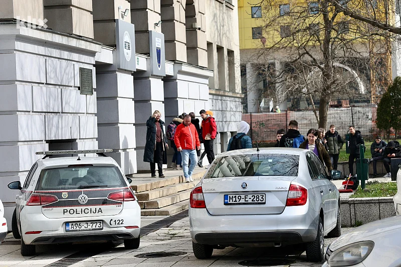 Паника во Сараево: дојави за бомби во училишта, наставата прекината, а учениците евакуирани