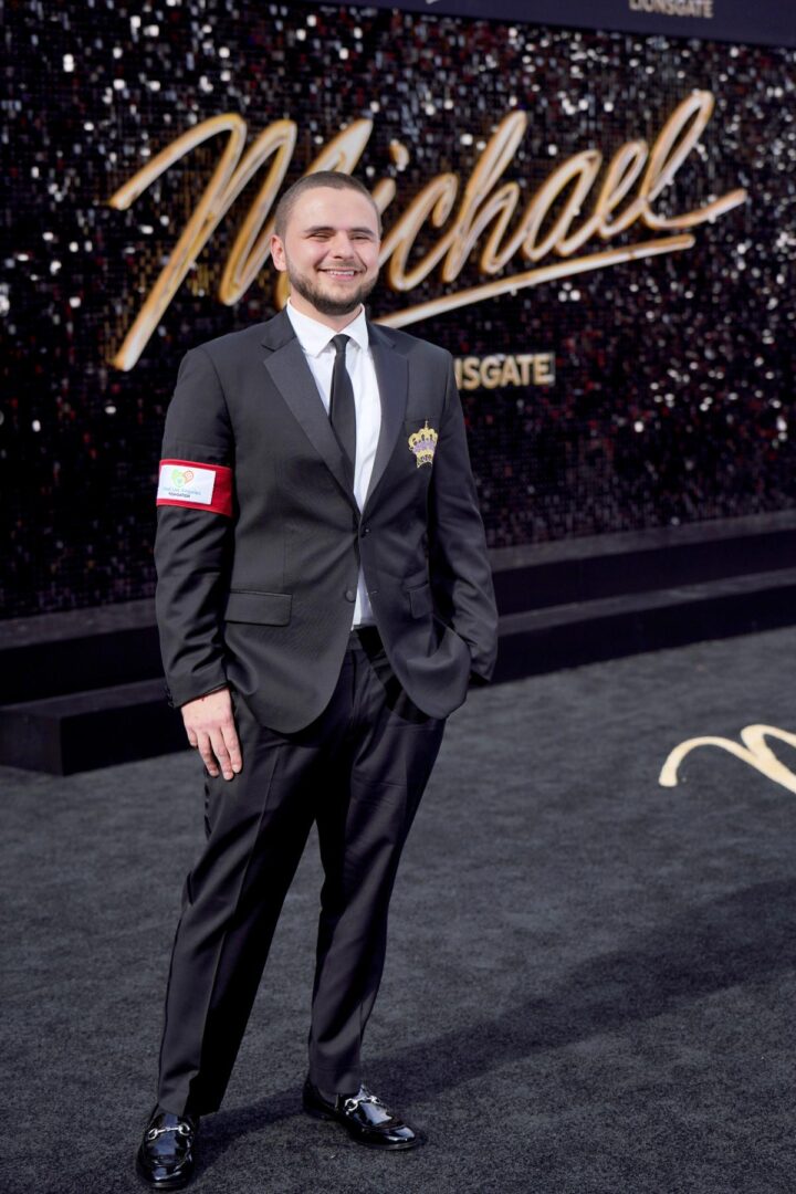 Принс Џексон со емотивен трибјут за татко му: на премиерата на „Michael“ носеше дел од кошулата на Мајкл Џексон