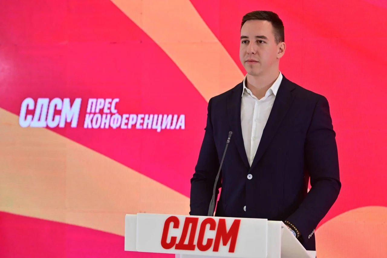 СДСМ: Младите се иселуваат, а лажните патриоти во Владата земаат бугарски пасош за ЕУ