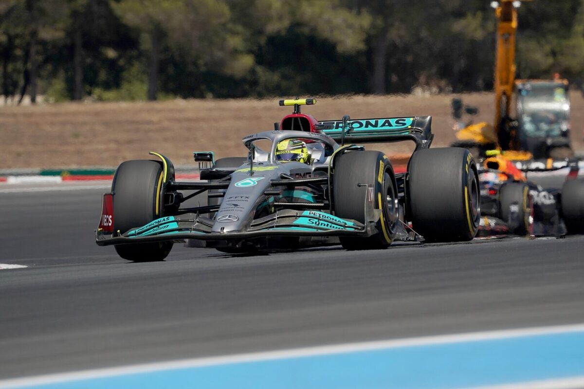 Се врќа трката на која Хамилтон го израмни рекордот на Шумахер