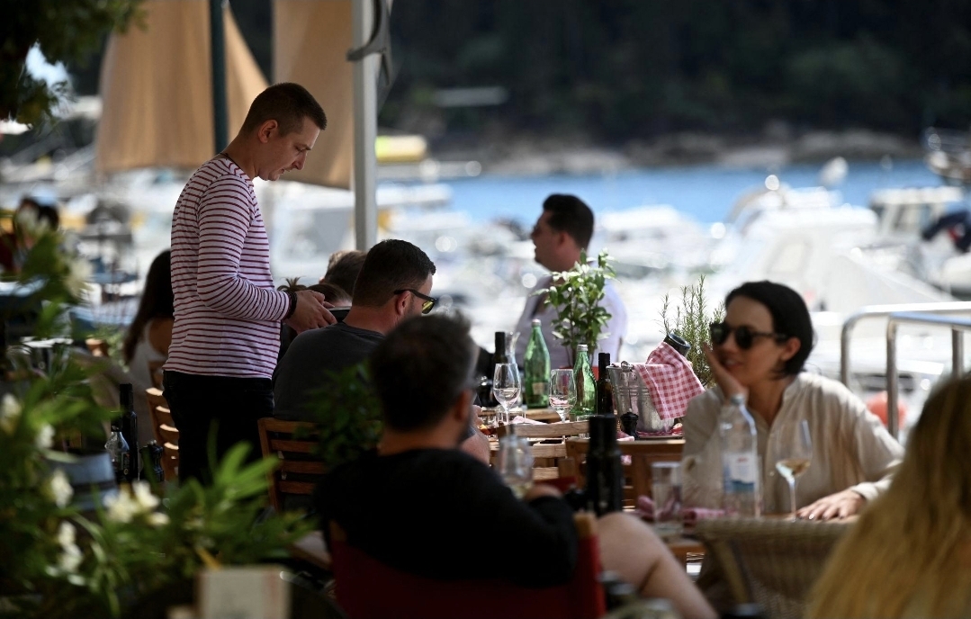 Сезонска работа во Хрватска: добра заработка или напорна авантура – што покажуваат бројките