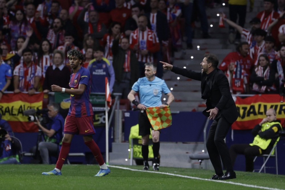 Симеоне и Флик се горди на своите фудбалери