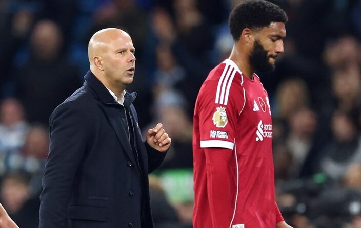 Слот не знае што прави – Гомез влезе во 45-та, го напушти теренот во 67-та минута