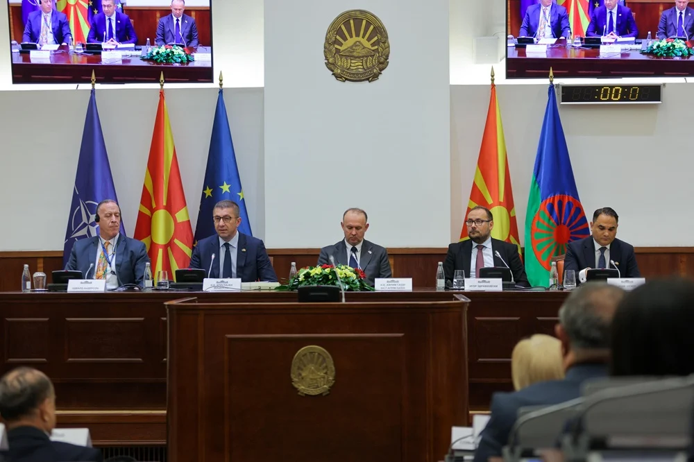 Собранието со порака: Заедничка заложба за инклузија и правен идентитет на Ромите